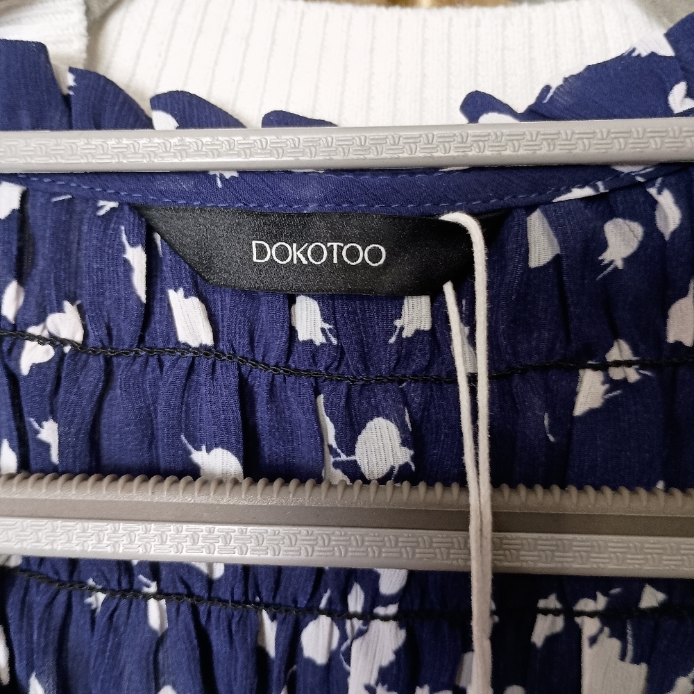 Dokotoo Alicia Floral Blouse Medium Navy White V-Neck Smocked Long Sleeve Office - Picture 5 of 13
